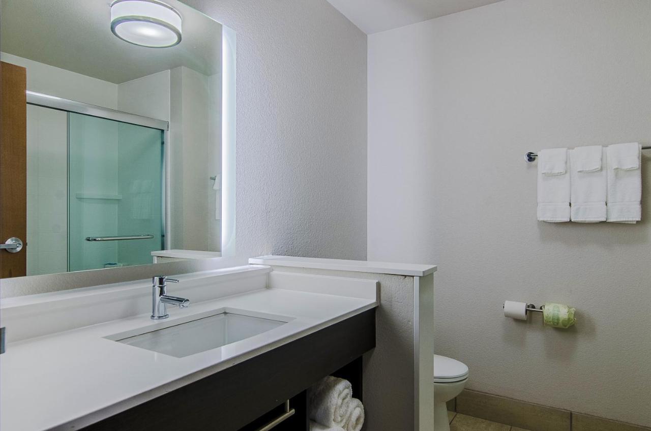Holiday Inn Express & Suites - Atchison By Ihg Exteriör bild