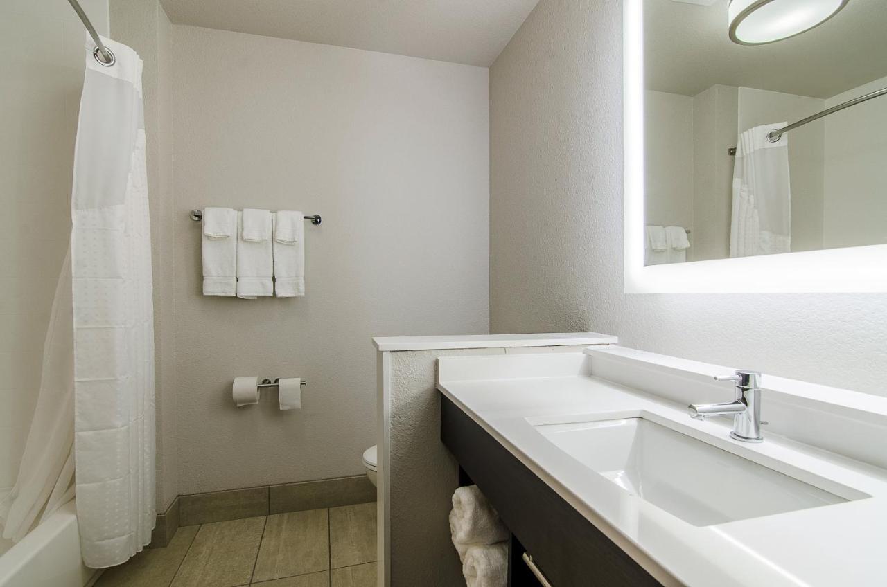 Holiday Inn Express & Suites - Atchison By Ihg Exteriör bild