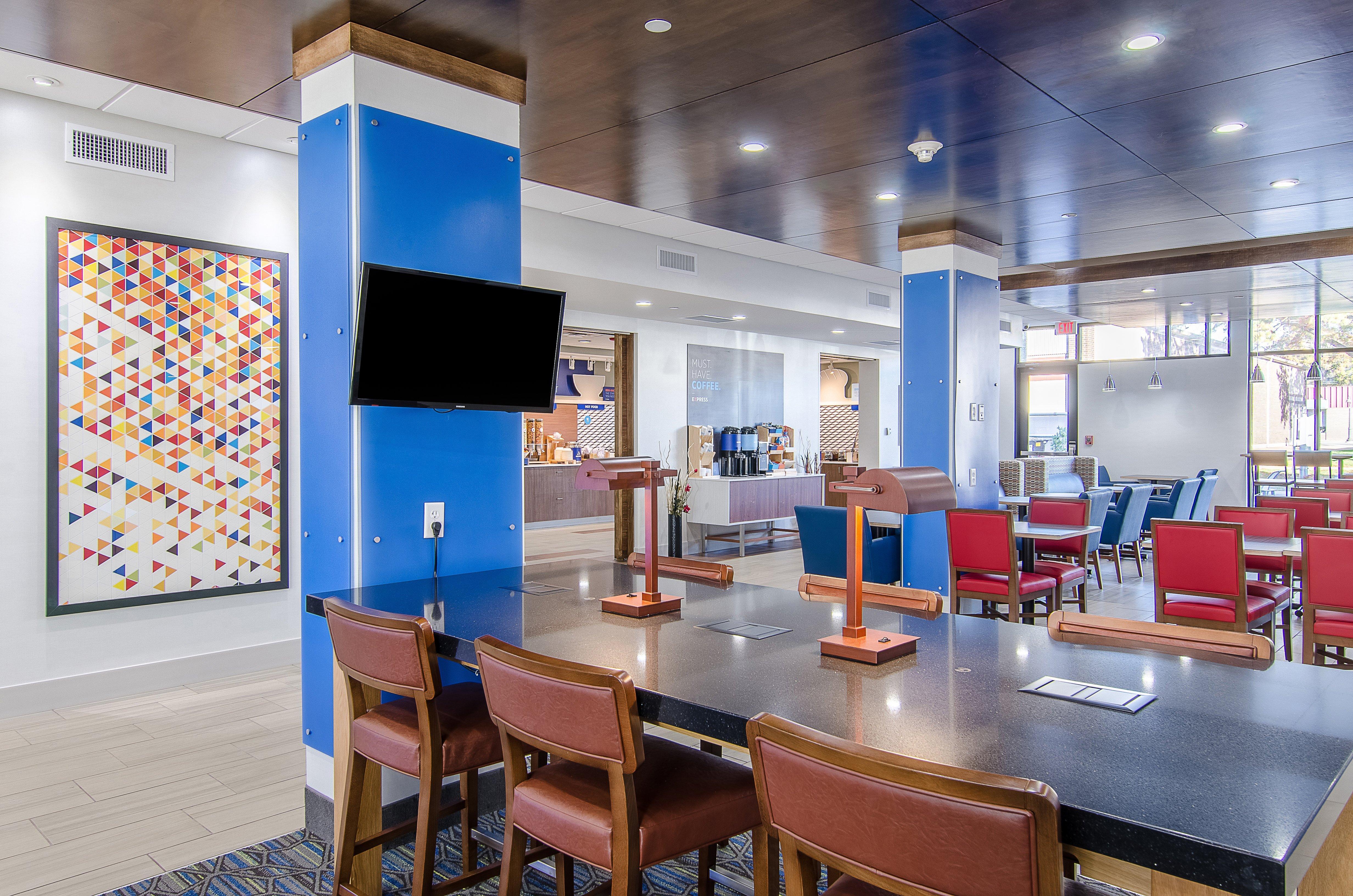 Holiday Inn Express & Suites - Atchison By Ihg Exteriör bild