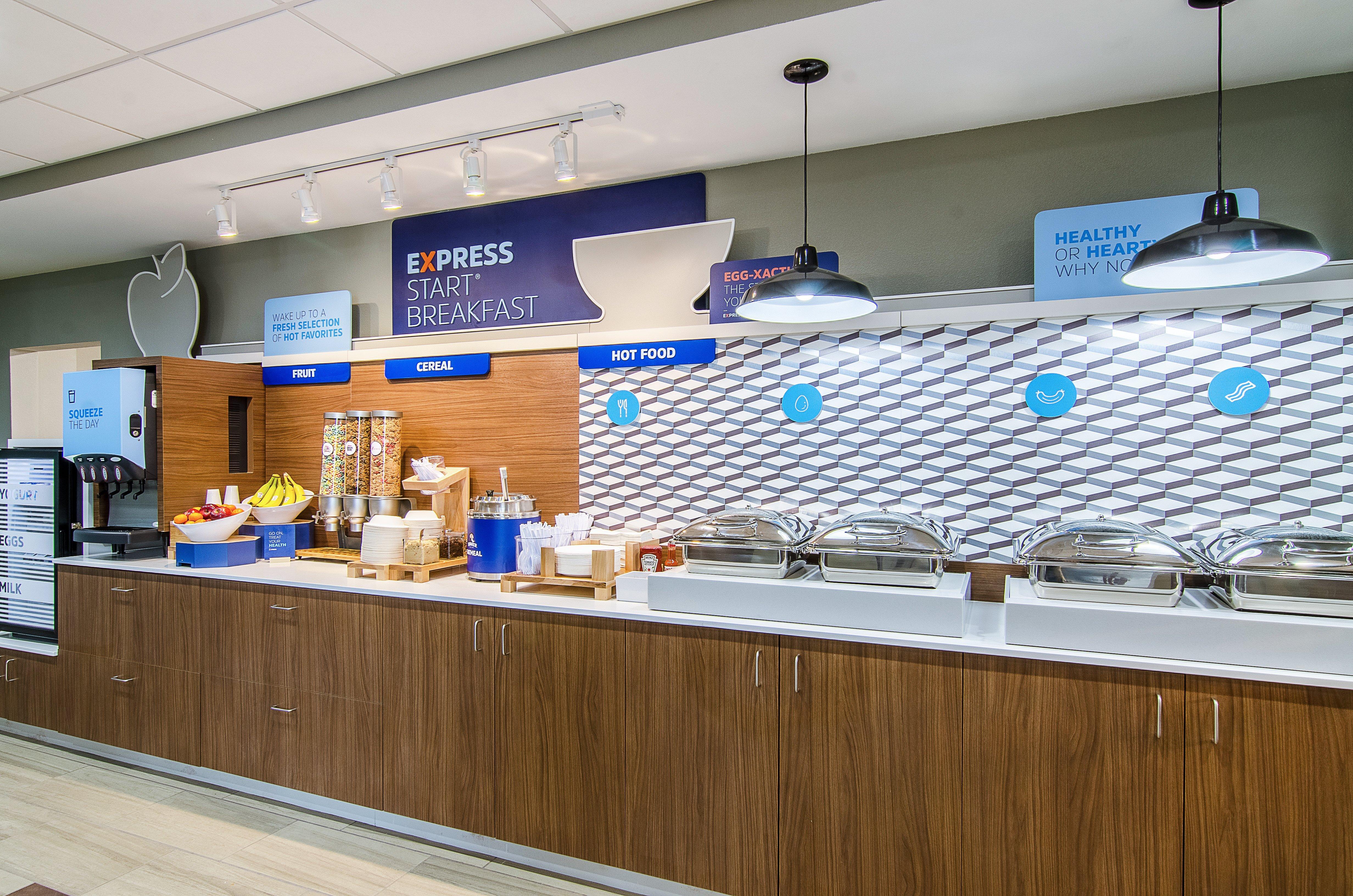 Holiday Inn Express & Suites - Atchison By Ihg Exteriör bild