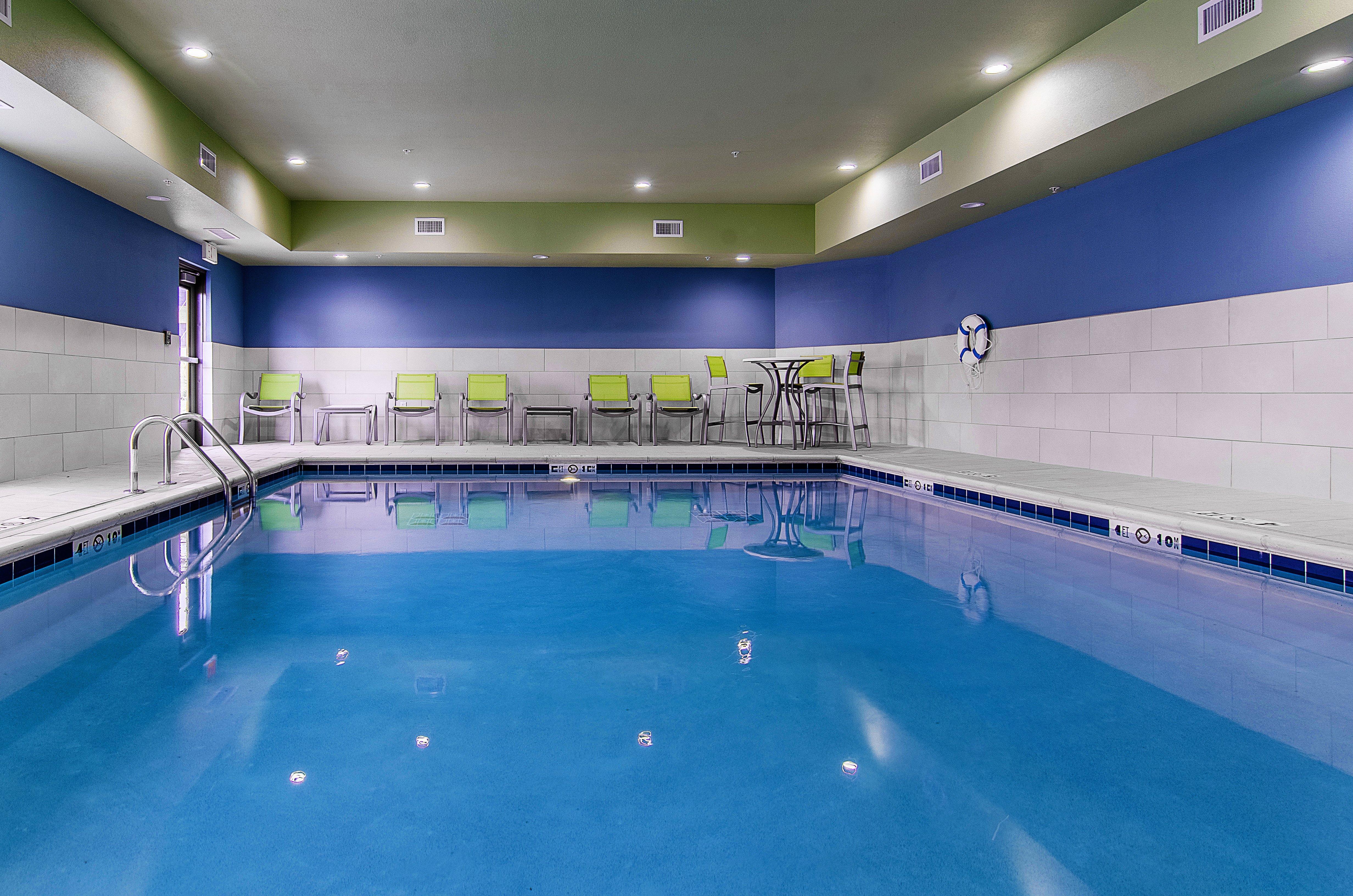 Holiday Inn Express & Suites - Atchison By Ihg Exteriör bild