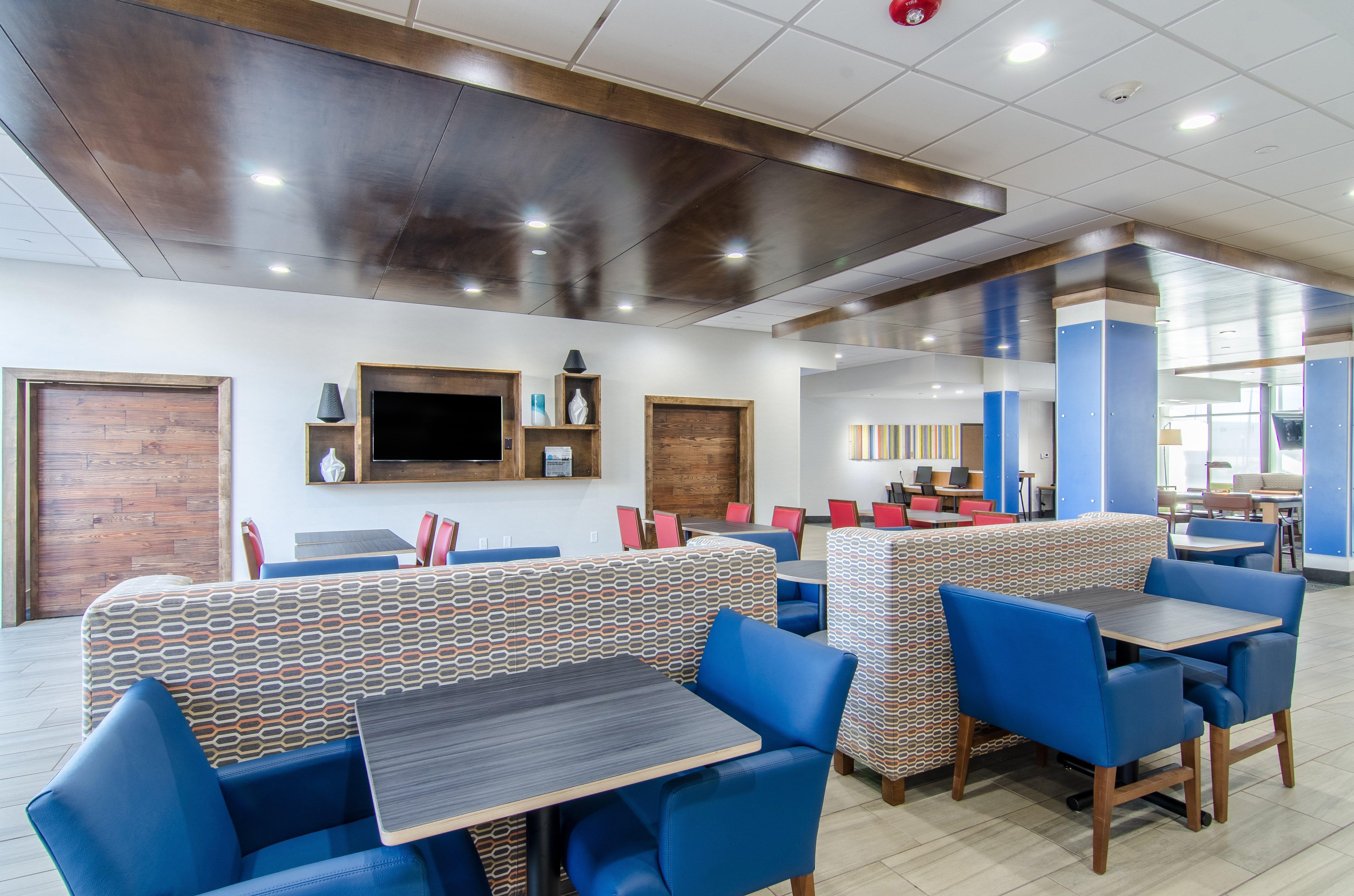 Holiday Inn Express & Suites - Atchison By Ihg Exteriör bild
