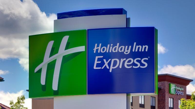 Holiday Inn Express & Suites - Atchison By Ihg Exteriör bild