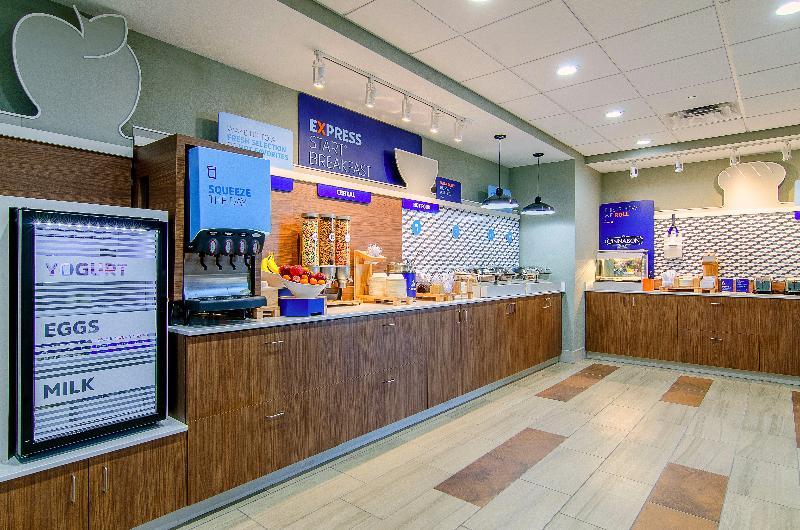 Holiday Inn Express & Suites - Atchison By Ihg Exteriör bild